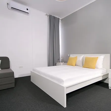 Charm And Трогир